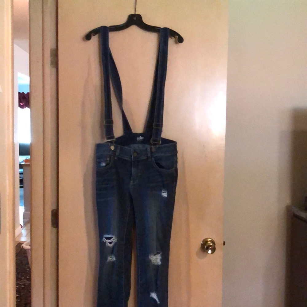 Jeans with suspenders